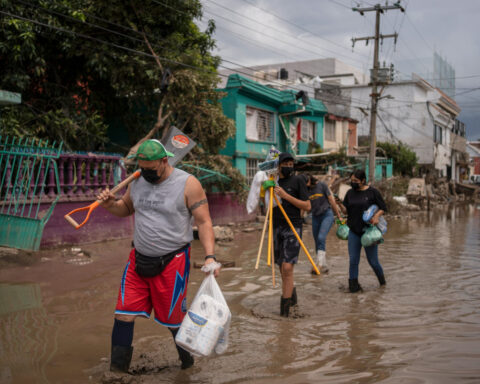 Landslides and flooding cut off 300 communities in Mexico with dozens dead and missing