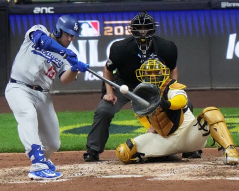 Max Muncy sets Dodgers record by hitting his 14th career postseason homer