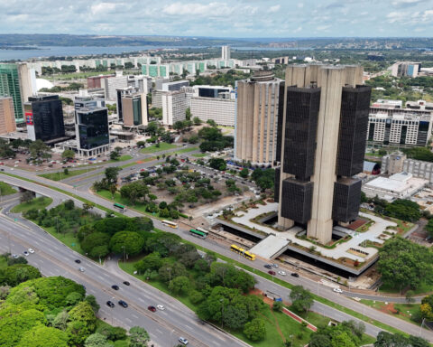 Brazil's central bank director says current interest rate should bring inflation back to target