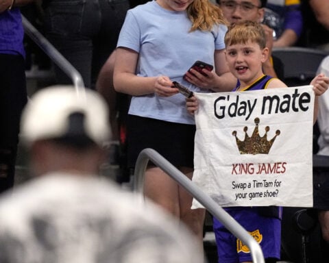 NBA memo targets fan behavior, reminding teams to address unruly acts proactively