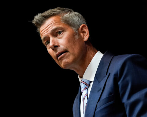 Federal government to withhold $40M from California for not enforcing trucker English requirements