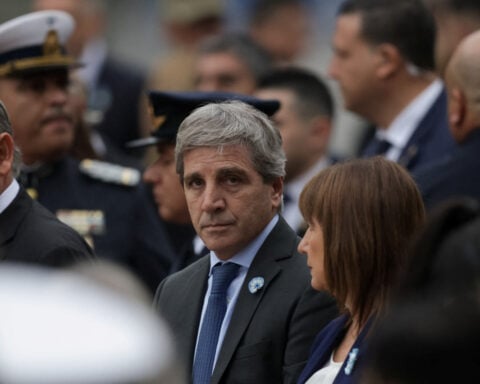 Argentina hopes to finalize US $20 billion swap line before midterm vote