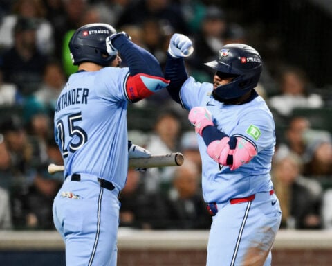 Toronto Blue Jays rout Seattle Mariners in Game 3 of ALCS 13-4 to close gap in series