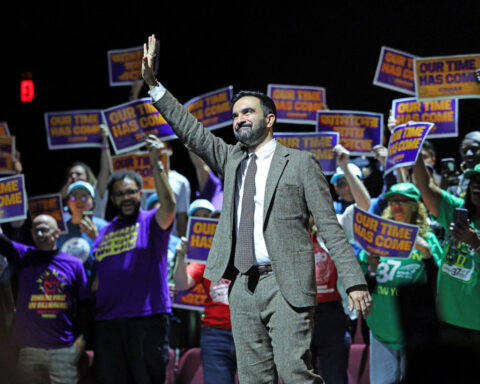 Ahead of NYC mayor’s race debate, Cuomo hopes for a chance while Mamdani hopes for a mandate