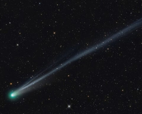 2 green comets shine bright. How to spot them in the night sky