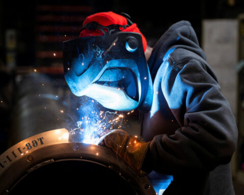 US mid-Atlantic manufacturing contracts in October; price measures increase