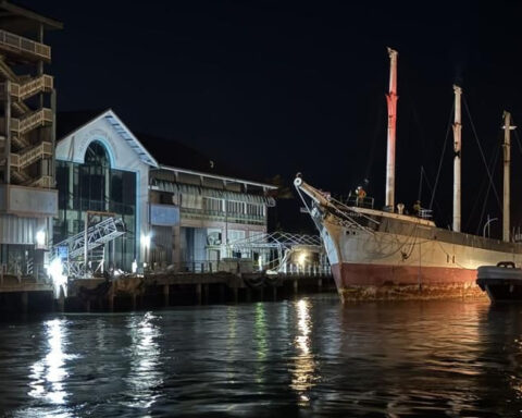 Falls of Clyde ship towed from Honolulu Harbor, sunk south of Oahu