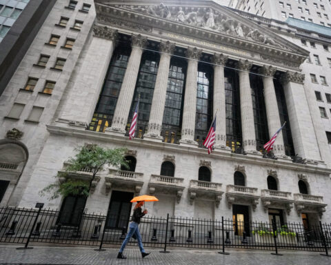 Wall Street rises to finish its best week in 2 months after bank stocks stabilize