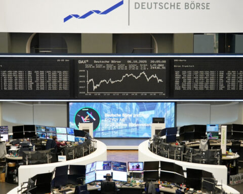 European stocks fall as US bank jitters spark flight to safety