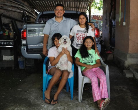 Salvadoran family who self-deported from US seeks to rebuild their lives