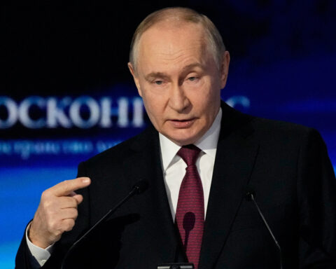 Putin's Budapest visit makes awkward spectacle for EU, NATO