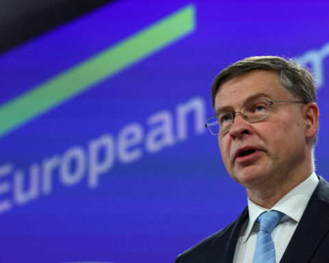 US supportive of new IMF programme, EU loan for Ukraine, Dombrovskis says