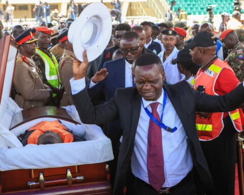 Stampede at the funeral of Kenya's former Prime Minister Raila Odinga kills 2