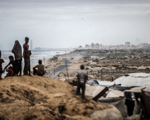 Trump seeks to build on momentum from Gaza deal in a busy diplomatic week