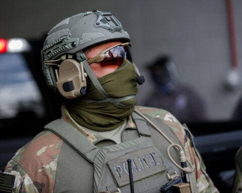 Judge orders federal immigration agents to use body cameras in Chicago