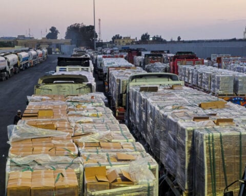 Israel to keep border crossing closed as it trades accusations of ceasefire violation with Hamas