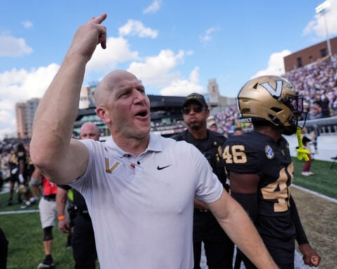Diego Pavia accounts for 3 TDs to lead No. 17 Vanderbilt over No. 10 LSU, 31-24