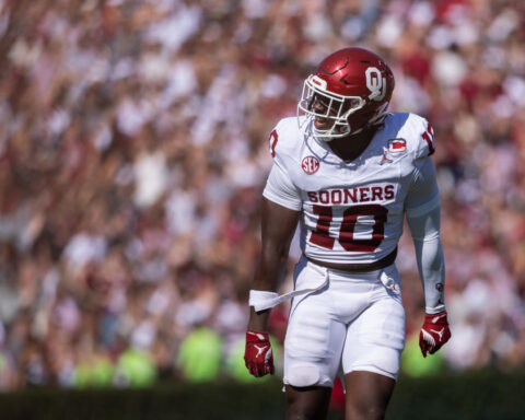 No. 14 Oklahoma, Mateer get back on track with a 26-7 win over South Carolina