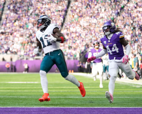 Jalen Hurts jump-starts the Eagles by passing for 326 yards and 3 TDs in a 28-22 win vs. Vikings