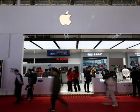 China consumers file antitrust complaint against Apple over app store practices