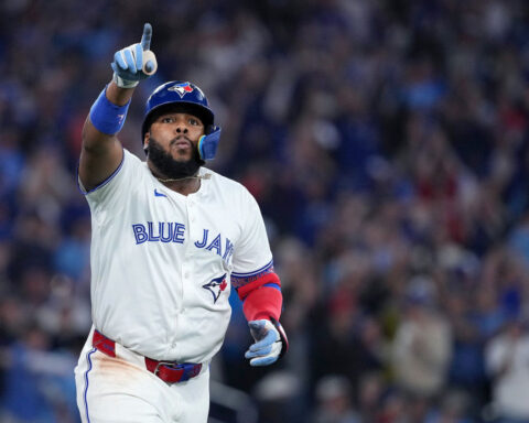 Vladimir Guerrero Jr. hits sixth homer of postseason as Blue Jays dominate Mariners to force ALCS Game 7