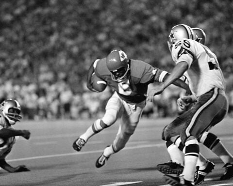 Warren McVea, first Black player to get a football scholarship at a major Texas school, dies at 79