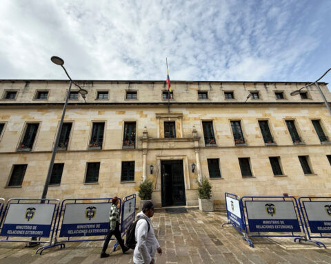 Colombia recalls ambassador to US after Trump's tariff threat, drug remarks