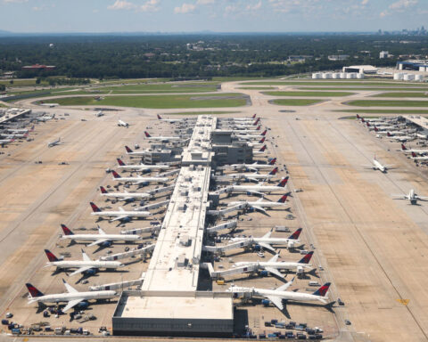 Man arrested inside Atlanta airport after making threats to ‘shoot it up’