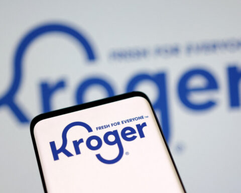 Kroger to hire 18,000 workers for 2025 holiday season, fewer than last year
