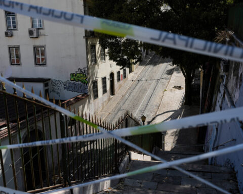 Cable failure and maintenance flaws contributed to Portugal streetcar crash, investigation says