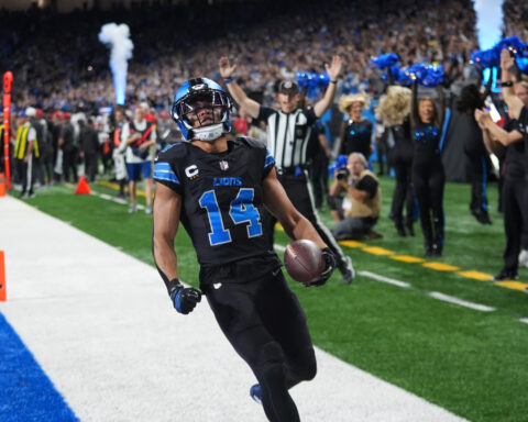 Gibbs has career-high 218 yards of offense and 2 TDs, helping Lions bounce back and beat Bucs 24-9