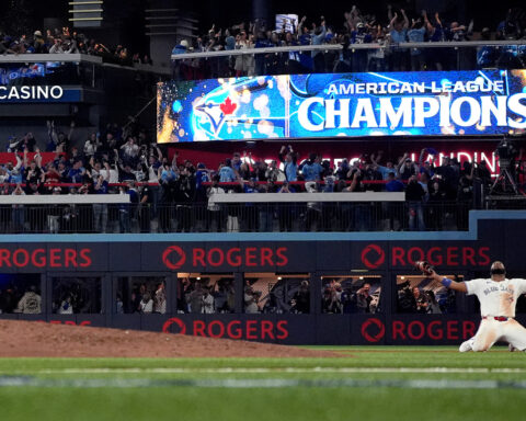 Springer's homer sends Blue Jays into World Series with 4-3 win over Mariners in Game 7 of ALCS