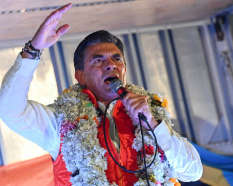 Investors see IMF support as crucial for Bolivia's new president