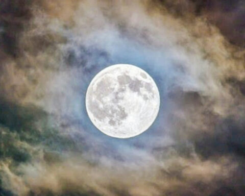 Does the full moon make us sleepless? A neurologist explains the science behind sleep, mood and lunar myths