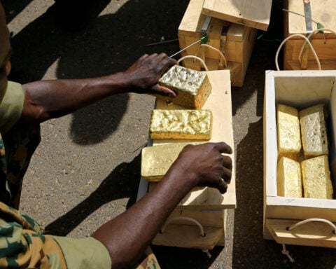 Sudan pound suffers as de facto UAE flight ban hits gold exports