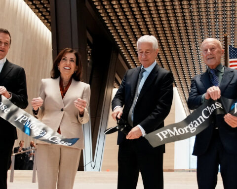 JPMorgan seeks to attract staff with $3 billion skyscraper in New York