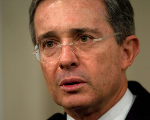 Appeals court overturns conviction of Colombian ex-President Uribe for bribery and witness tampering