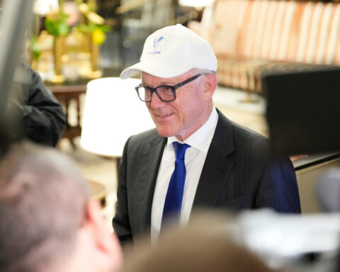 Jets owner Woody Johnson blames 0-7 start on QB play and defends coach Aaron Glenn