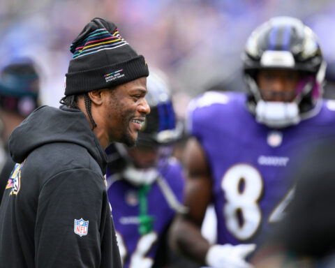 Lamar Jackson back on practice field for Ravens after missing 2 games with hamstring injury