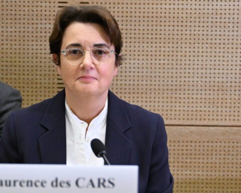 Louvre director acknowledges failure after jewel heist and says she offered to resign