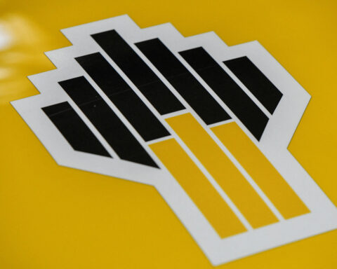 US hits top Russian oil companies Rosneft and Lukoil with sanctions