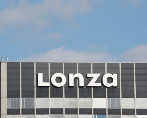 Lonza confirms outlook as it expects more contracts in coming months