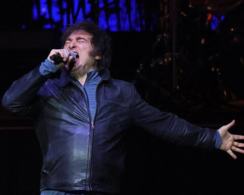 Milei seeks to win back disenchanted voters in Argentina's midterms