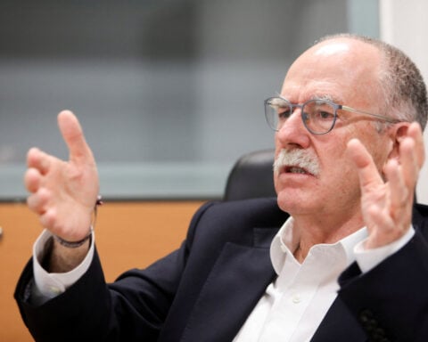 Mexican ag minister to discuss with US counterpart opening border to cattle amid screwworm outbreak