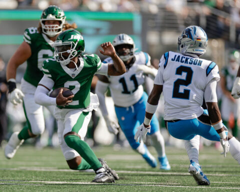 Tyrod Taylor says he's still unaware if he'll be the Jets' starting quarterback against the Bengals