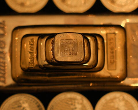 Gold and iPhones give surprise boost to UK retail in September