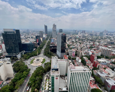 Mexico hands suspected Chinese fentanyl kingpin over to US authorities, minister says