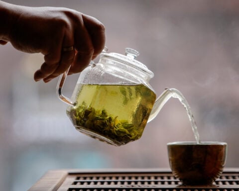 Some Russians shun coffee as Western in favour of traditional tea