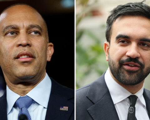 Hakeem Jeffries endorses Zohran Mamdani for NYC mayor