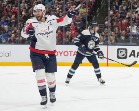 Ovechkin scores 899th goal as Capitals beat Blue Jackets 5-1 for 6th win in 7 games